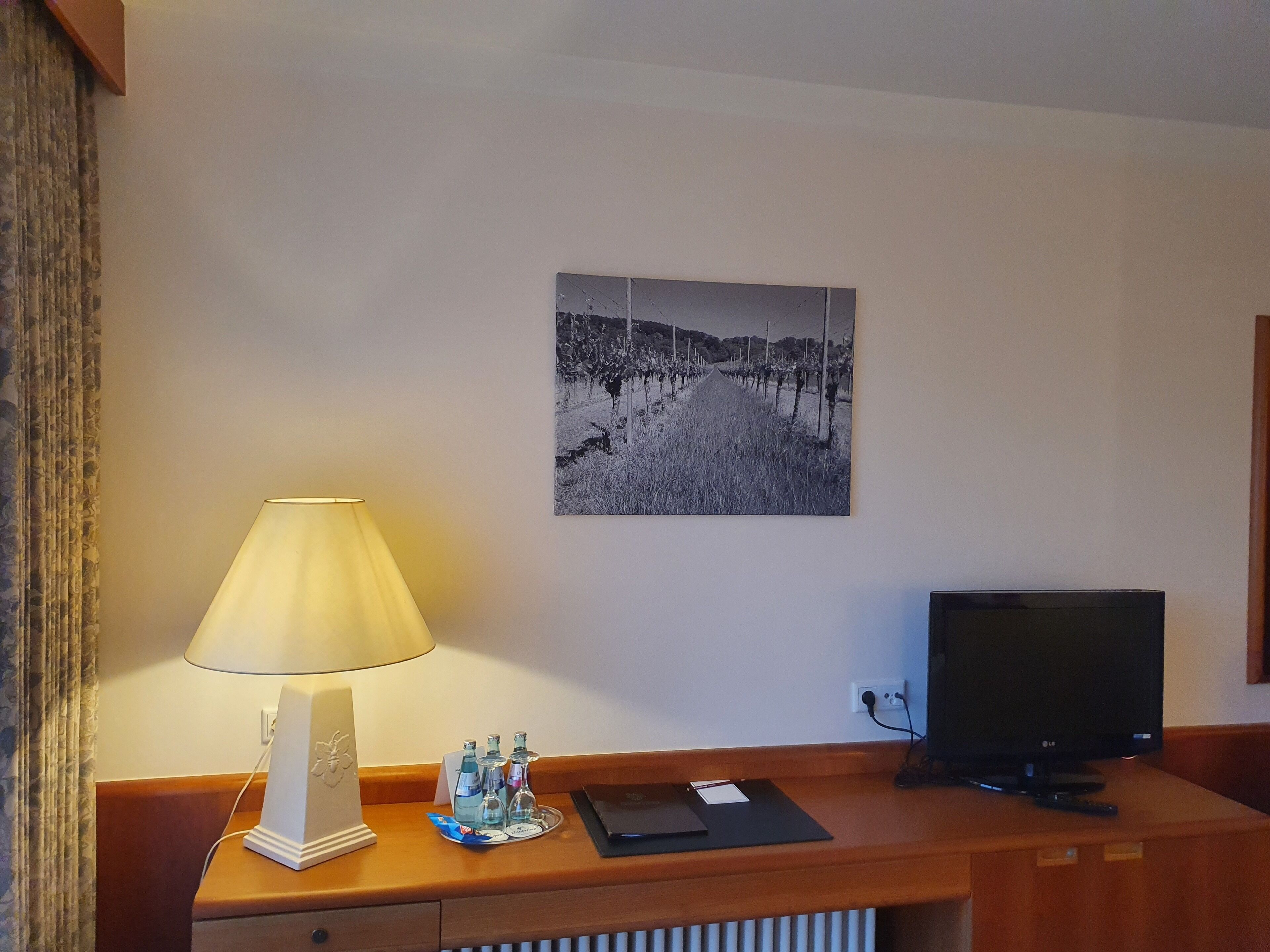 Soundproofing, free WiFi