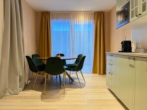 Dining - | 2 bedrooms | Bathtub | (Grünau im Almtal)