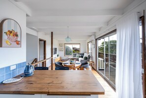 Interior - Walk to Beach | Pet Friendly | Sleep 5 (Ocean Grove)