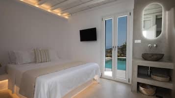 Villa, uitzicht op zee | Luxe beddengoed, een bureau, een laptopwerkplek, geluiddichte muren