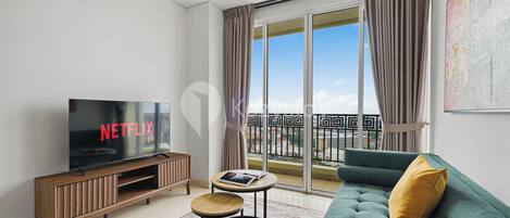 Apartment, 3 Bedrooms, City View | Living area