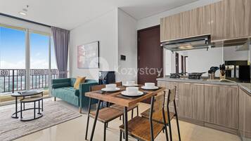 Apartment, 3 Bedrooms, City View | Private kitchen | Full-size fridge, microwave, stovetop, cookware/dishes/utensils