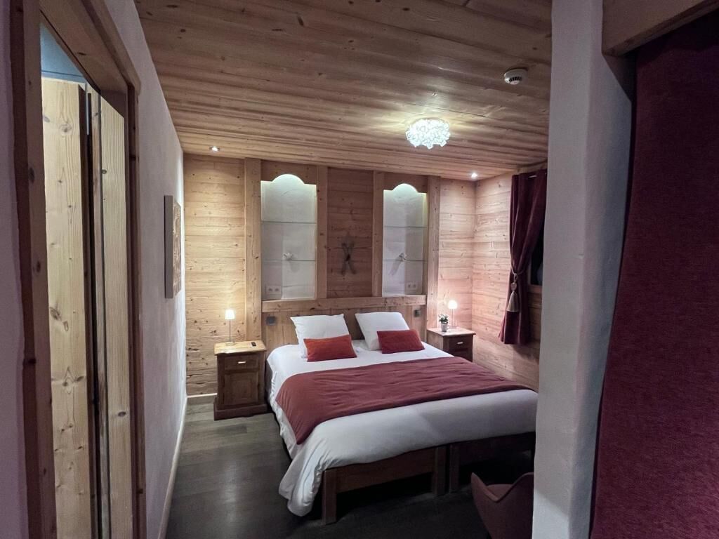 Cofres nos quartos, quartos à prova de som, Wi-Fi de cortesia