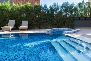 Outdoor pool - 26 Suites Limassol (Germasogeia)