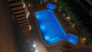 Kolam renang outdoor