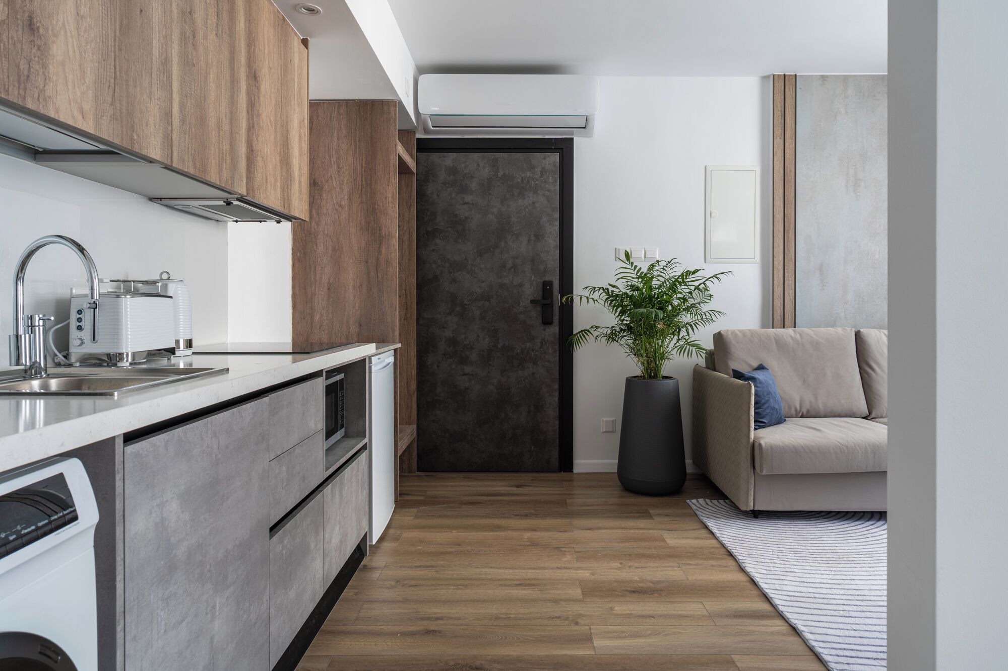 舒适开间套房 | 私人厨房 | 微波炉、炉灶、意式浓缩咖啡机、电热水壶