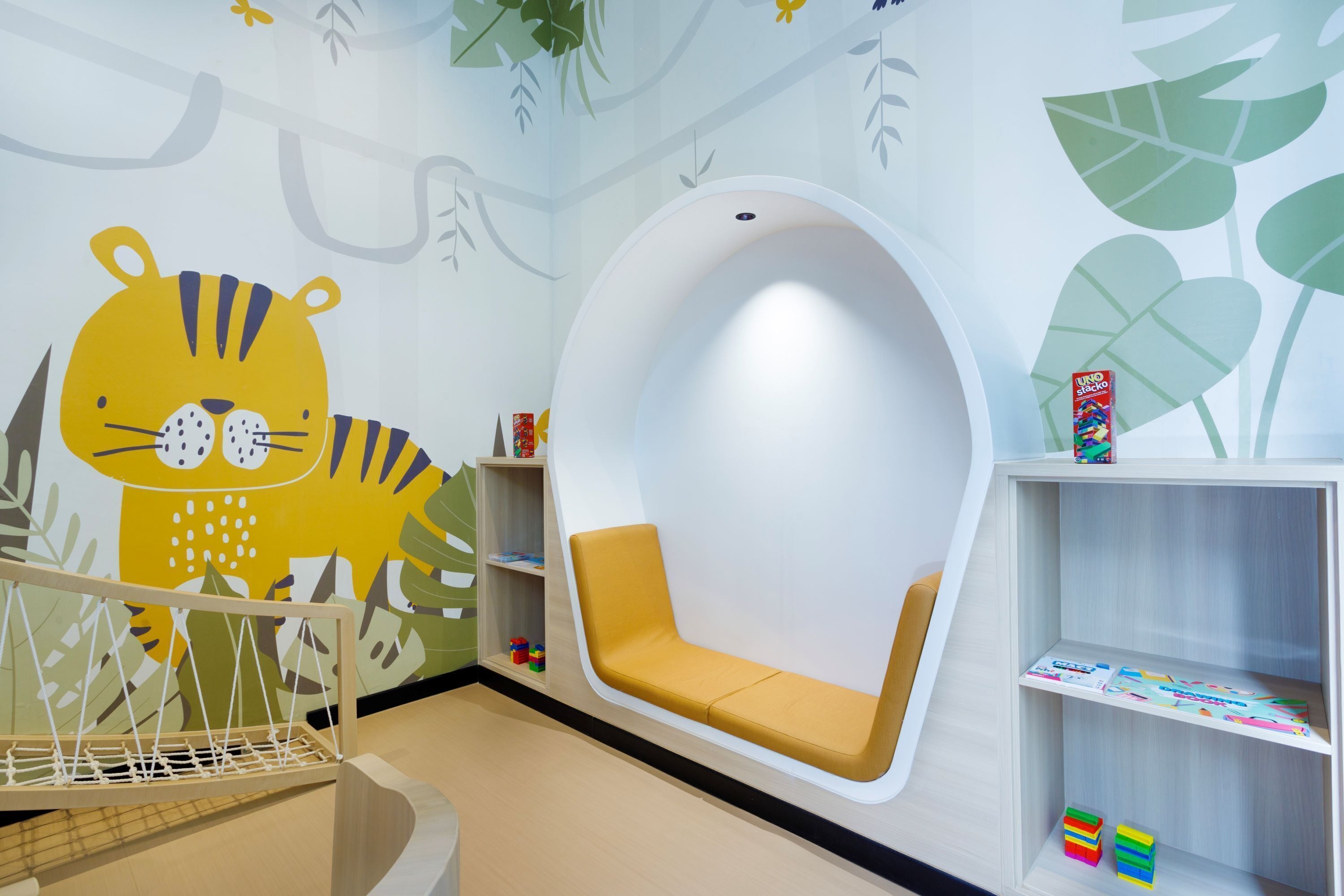 Tempat bermain anak – indoor