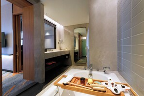Harris Suite | Bathroom
