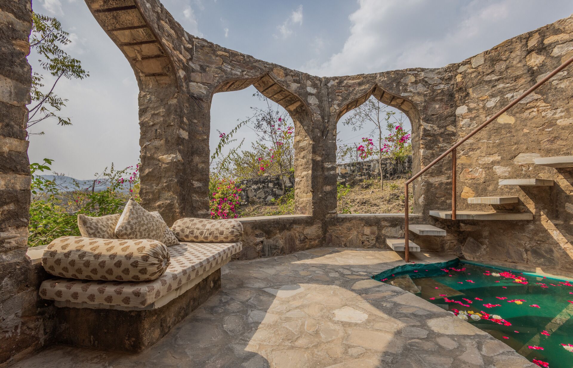 Chitrini | Laptop workspace, free WiFi