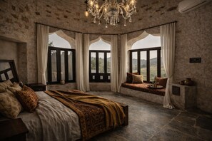 笔记本电脑工作区、免费 WiFi