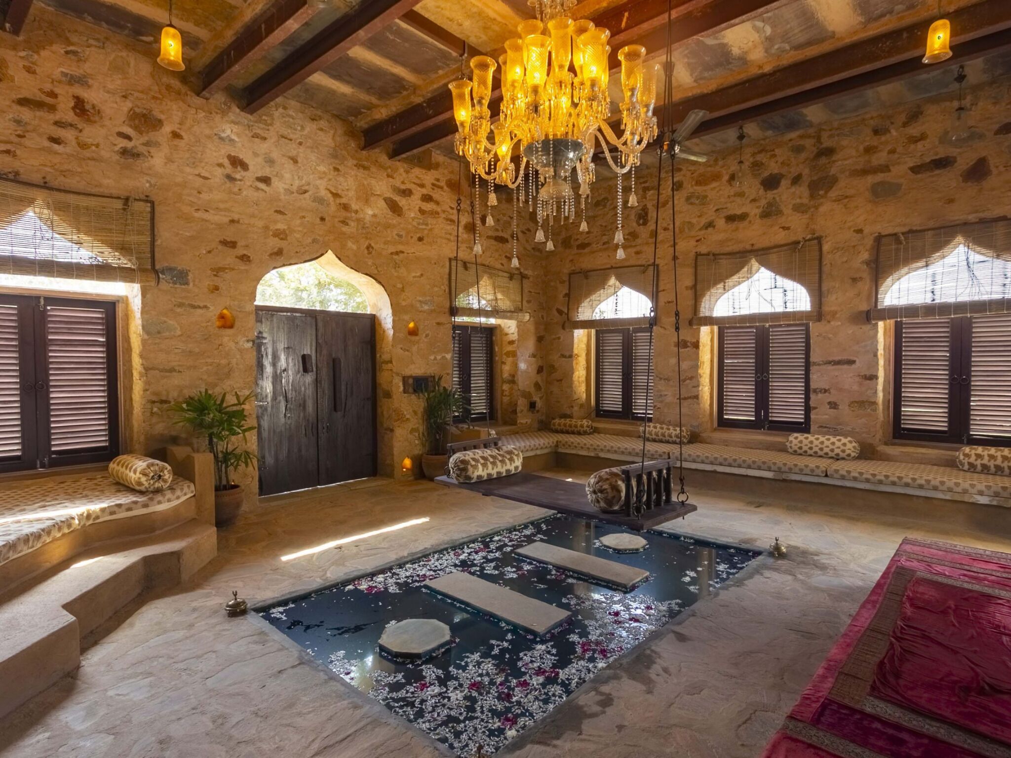 Skrivebord for bærbar PC og wi-fi (inkludert)