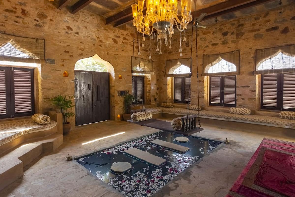 Skrivebord for bærbar PC og wi-fi (inkludert)