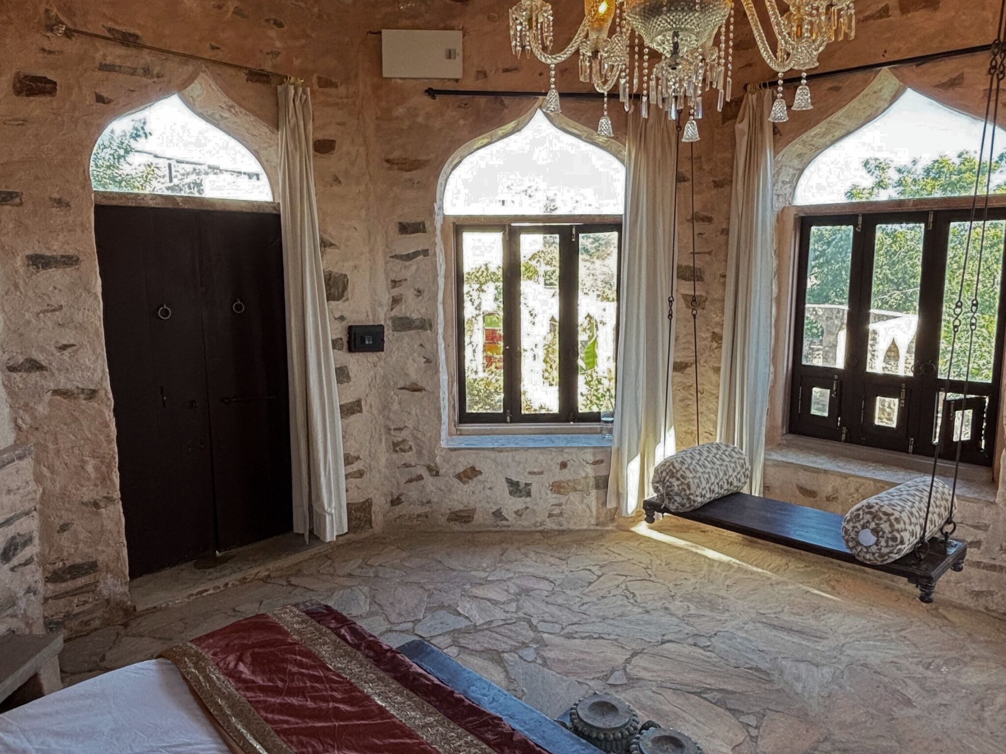 Suite – deluxe, terrasse, fjellutsikt | Skrivebord for bærbar PC og wi-fi (inkludert)