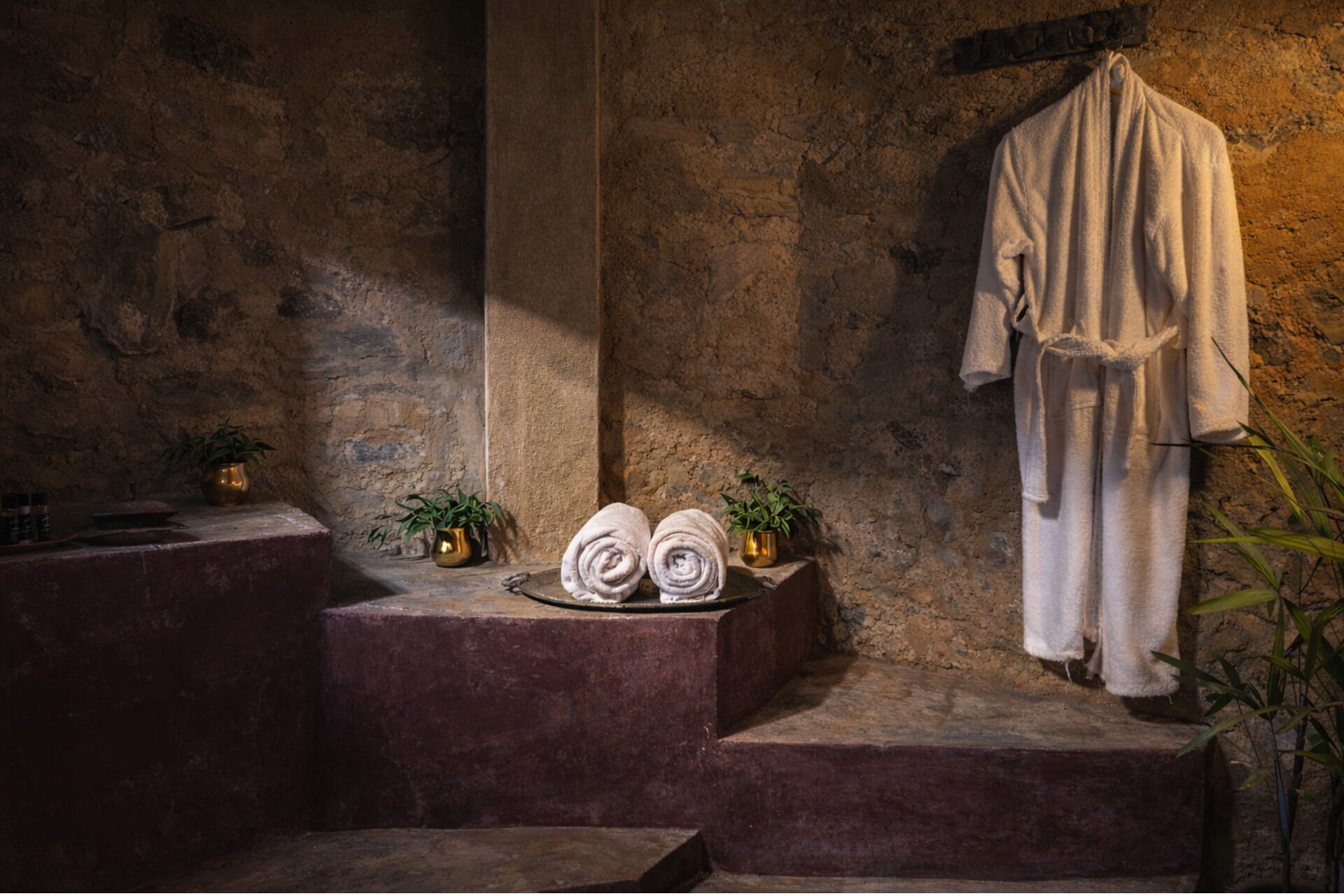 免费洗浴用品、拖鞋、肥皂、洗发水