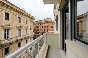 Appartement Deluxe, balcon, vue ville (Flavia 9) | Enceinte de l’hébergement