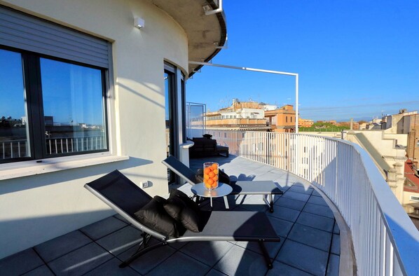 المنطقة المحيطة بالمنشأة