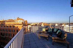 Deluxe Apartment, Terrace, City View (Flavia 31) | Property grounds