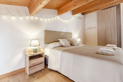 Exclusive Santa Chiara Apartment