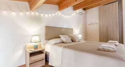 Exclusive Santa Chiara Apartment