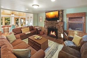 Fernseher, Kamin