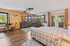 Maison supérieure, 4 chambres, vue sur le jardin, au bord du lac | Décor unique, ameublement unique, fer et planche à repasser