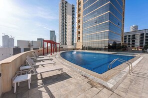 Pool - Free housekeeping visits during your stay - StayShort - Stylish 1-Bedroom Home Sleeps 4 in JVC (JVC)