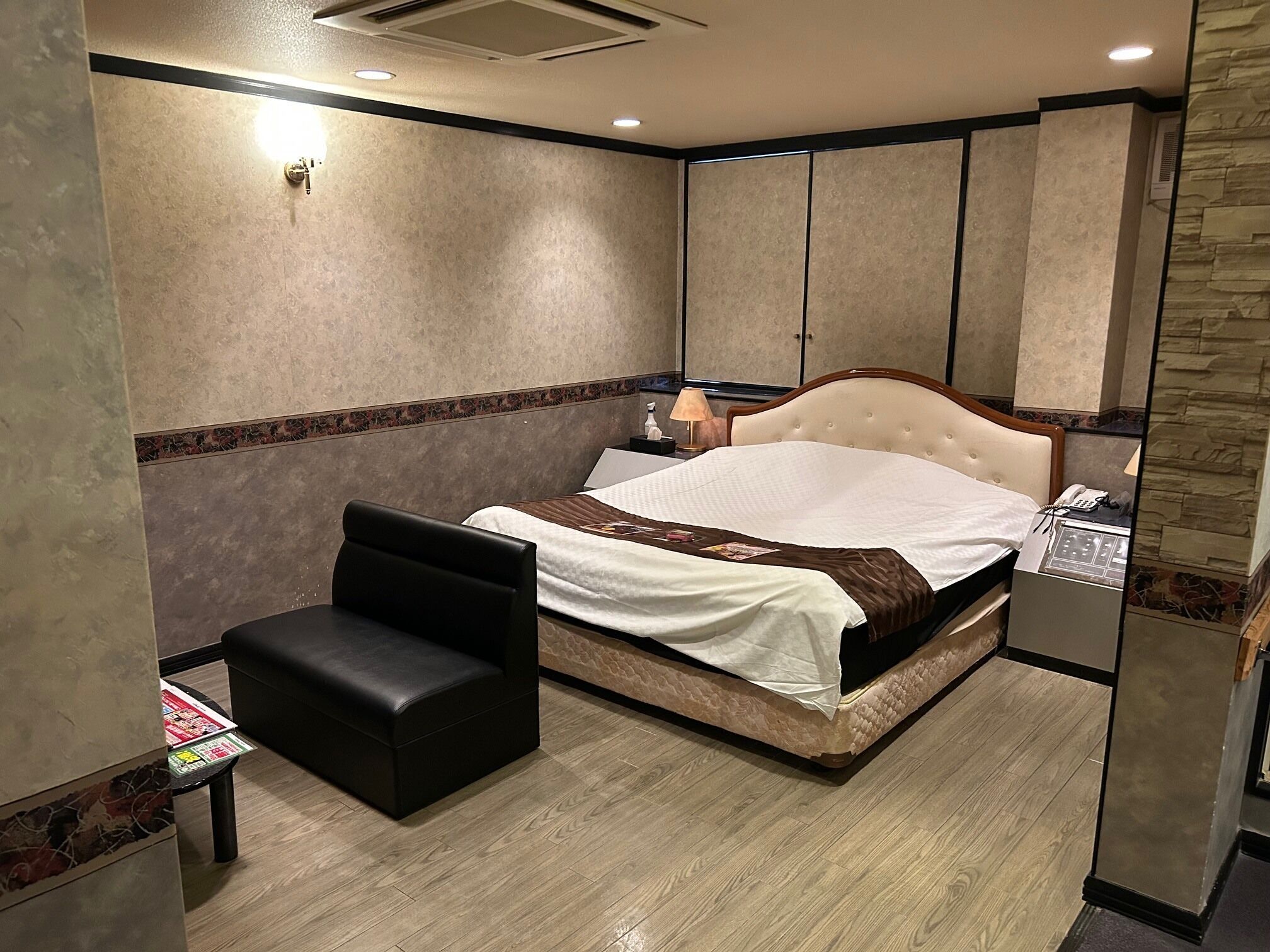Economy Room, 1 King Bed, Smoking, Private Bathroom | Desk, free WiFi