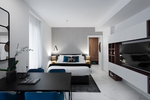 Studio, 1 Queen-Bett | Zimmersafe, schallisolierte Zimmer, Bügeleisen/Bügelbrett