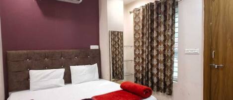 Deluxe Double Room, Balcony, City View