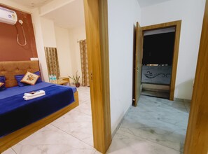 Deluxe appartement, 2 slaapkamers, balkon, uitzicht op stad | Beddengoed