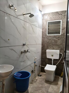 Deluxe Double Room, Balcony, City View | Bathroom | Shower, towels - Hotel Laxmi villa (Ujjain)