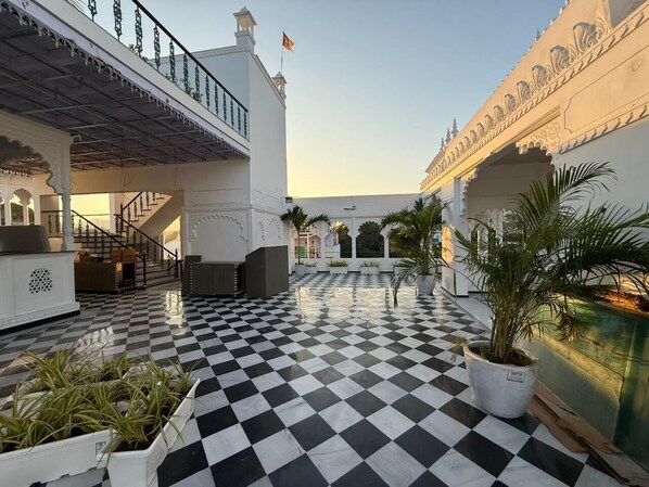 Terrace/patio - Oladar Haveli – My Downtown Hotels (Udaipur)
