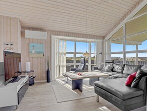 TV, fireplace - "Anthea" - 450m from the sea by Interhome (Løkken)