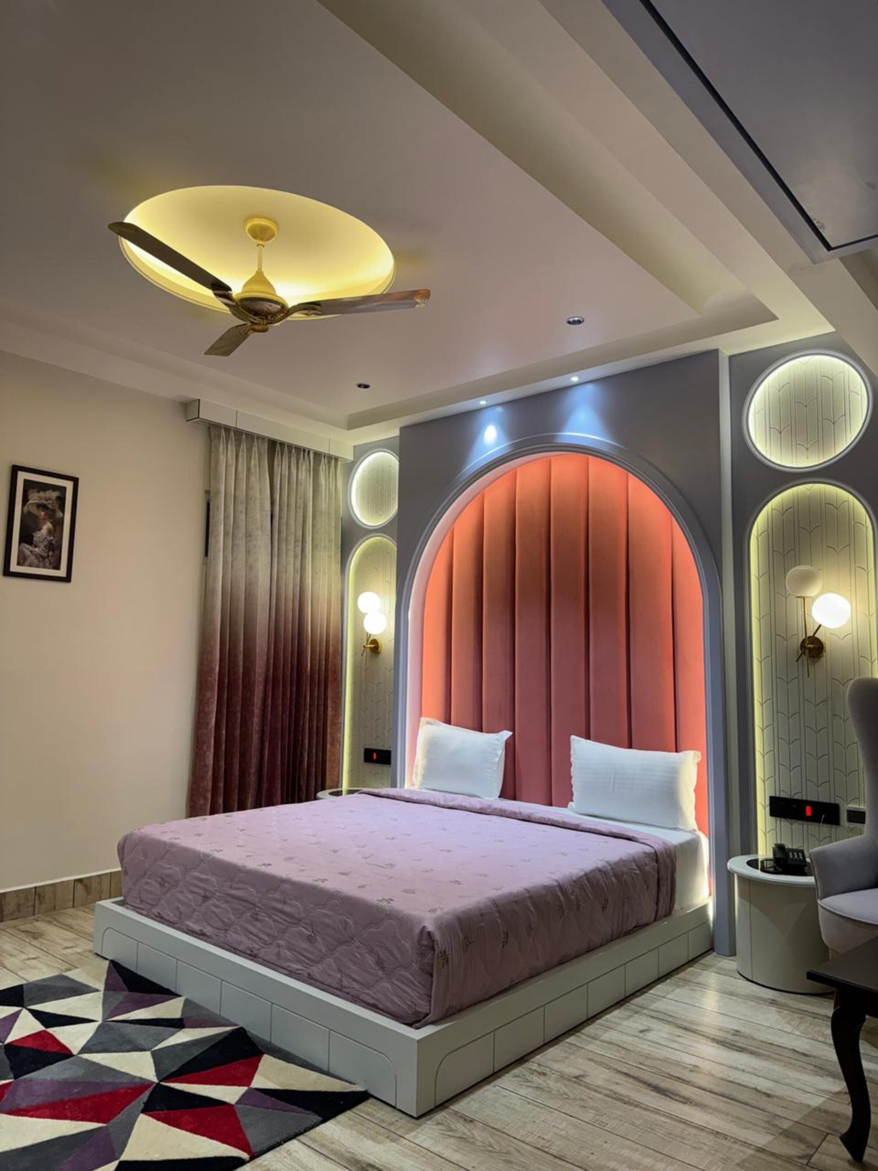 Desk, laptop workspace, rollaway beds, free WiFi