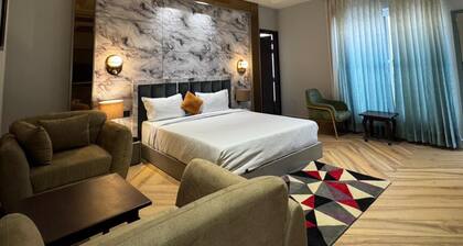 Ranveer Hotel and Restaurant