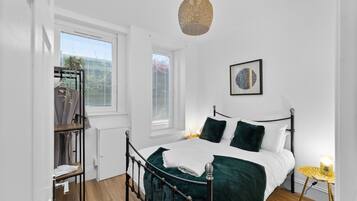 Iron/ironing board, travel cot, WiFi, bed sheets