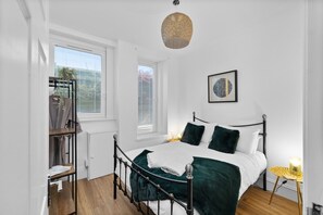 Iron/ironing board, travel cot, WiFi, bed sheets