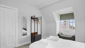 2 bedrooms, iron/ironing board, travel cot, WiFi