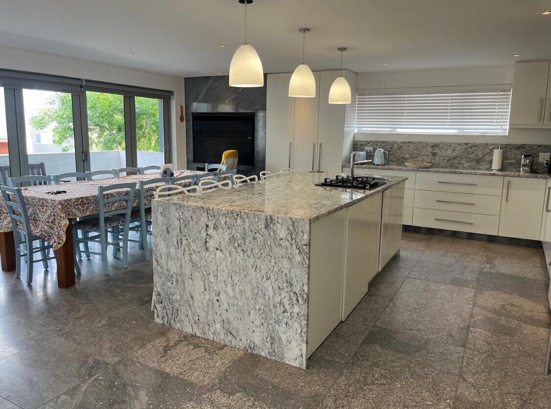 Mikrowelle, Ofen, Herdplatte, Geschirrspüler