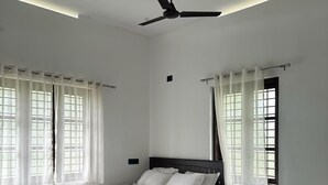 Unclassified image, 5 of 19, button - Beach Oh Beach (Varkala)