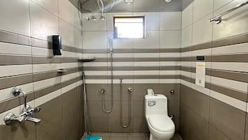 Basic Shared Dormitory | Bathroom
