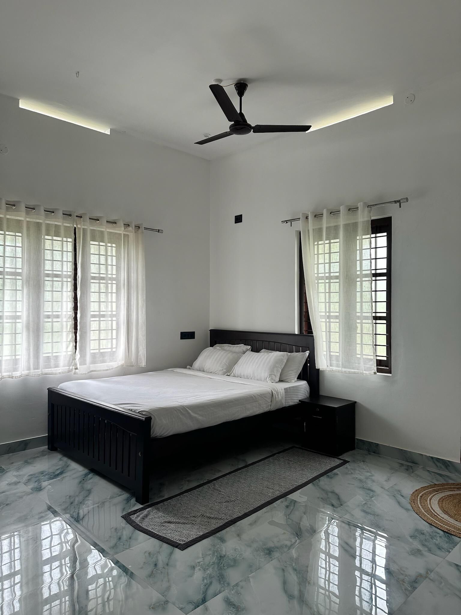 基础双人房, 阳台, 海滩景观 | 起居区