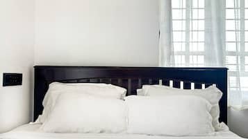 基础双人房, 阳台, 海滩景观 | 起居区