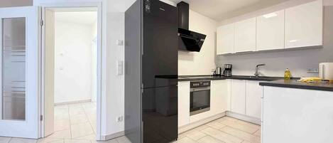 Fridge, oven, dishwasher, coffee/tea maker