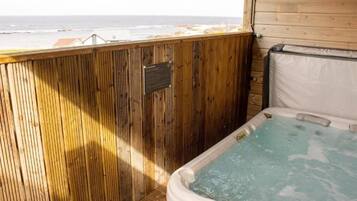 Chambre Double, balcon, vue mer | Terrasse/Patio