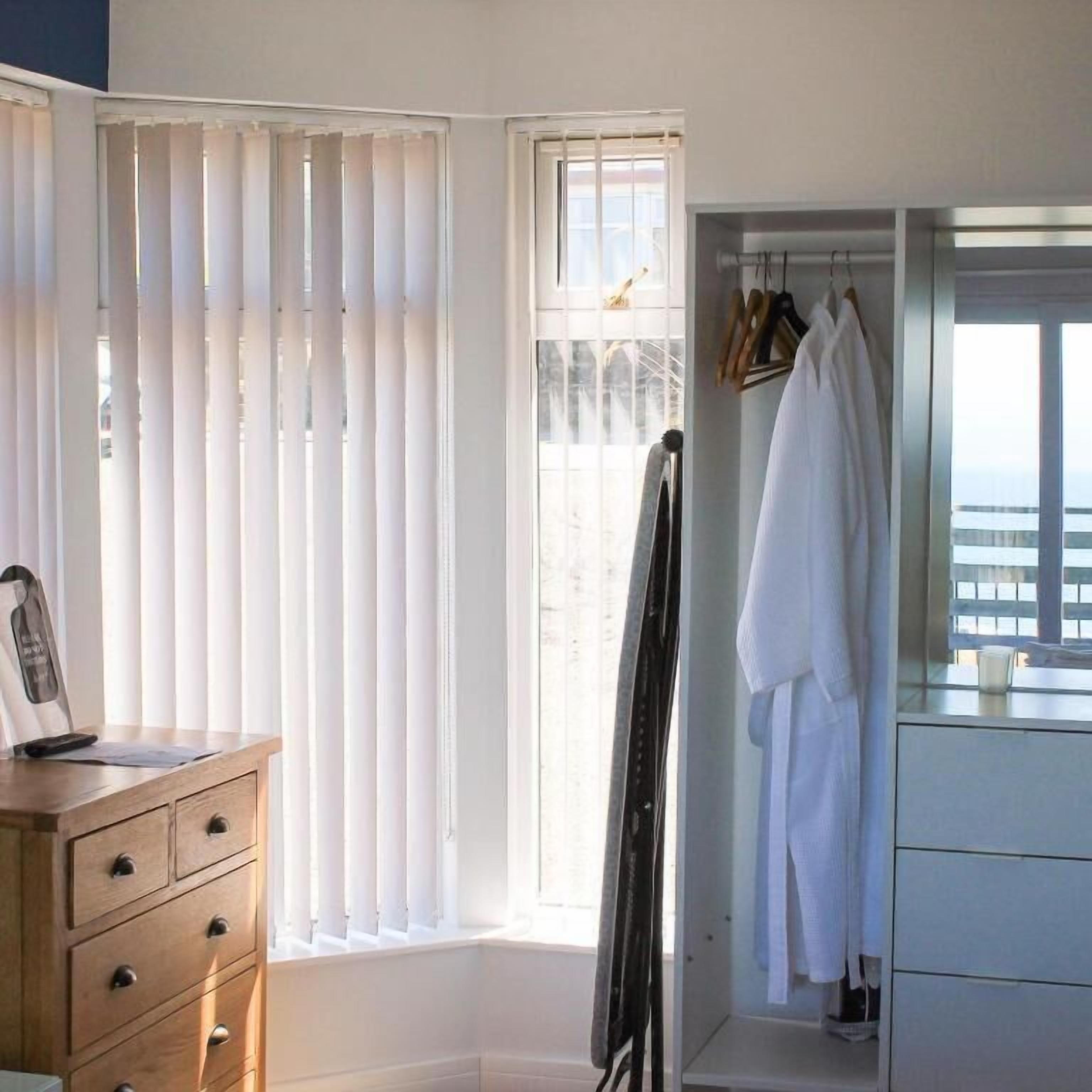 Double Room, Balcony, Sea View | Iron/ironing board, free WiFi