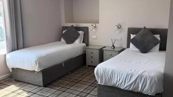 Classic Twin Room | Iron/ironing board, free WiFi