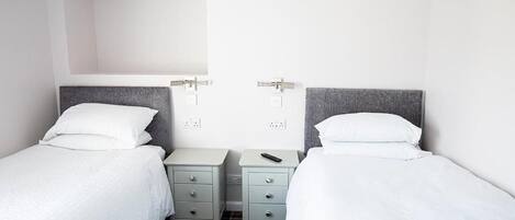 Quarto duplo clássico | Ferros/tábuas de passar roupa, Wi-Fi de cortesia