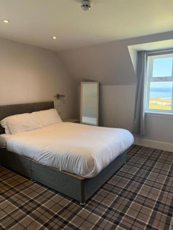Double Room | Iron/ironing board, free WiFi - Poseidon's Inn (Lossiemouth)