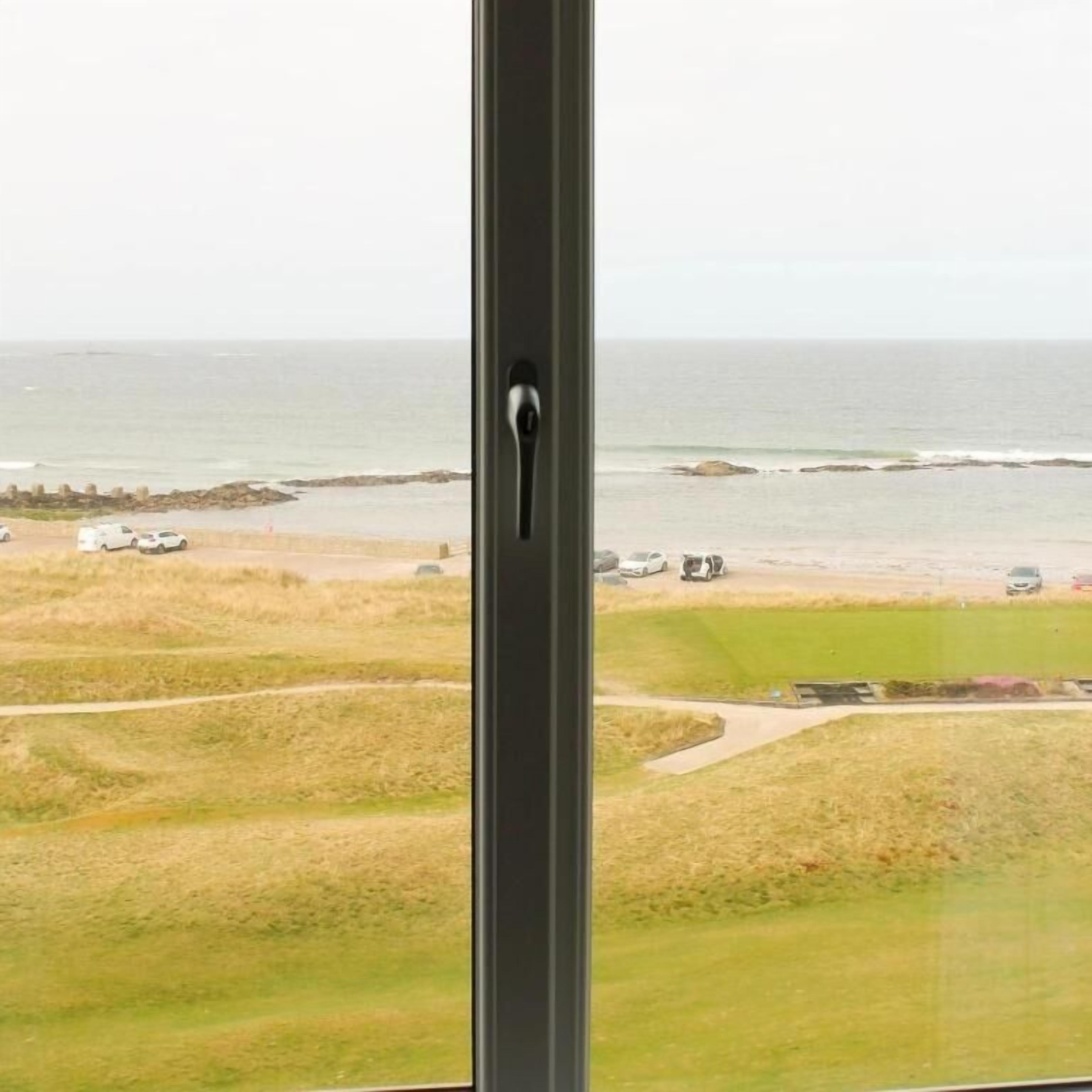 Bàn ủi/dụng cụ ủi quần áo, truy cập Internet không dây miễn phí 